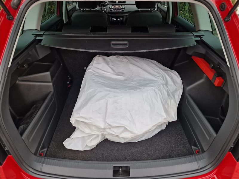 Škoda Fabia 1.0 TSI TOUR,ČR,1.Majitel - fotka 16 z 48