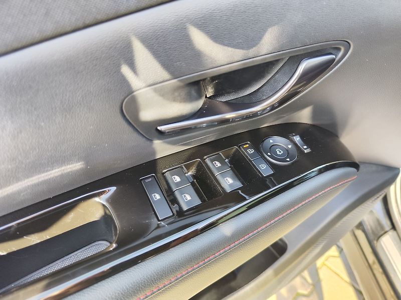 Hyundai Tucson 1.6 T-GDI/158kW HEV N-Line PRM - fotka 39 z 44