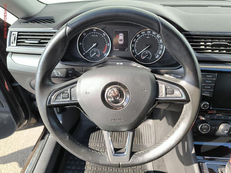 Škoda Superb (2015) 2.0 TDi, Style - fotka 13 z 17