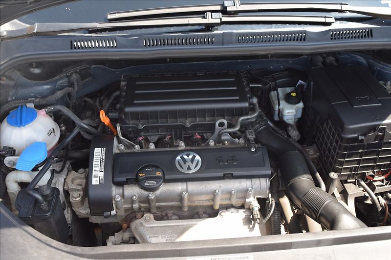 Volkswagen Golf Plus 1,4 i 59KW VÝHŘEV NAVI ALU - fotka 45 z 46