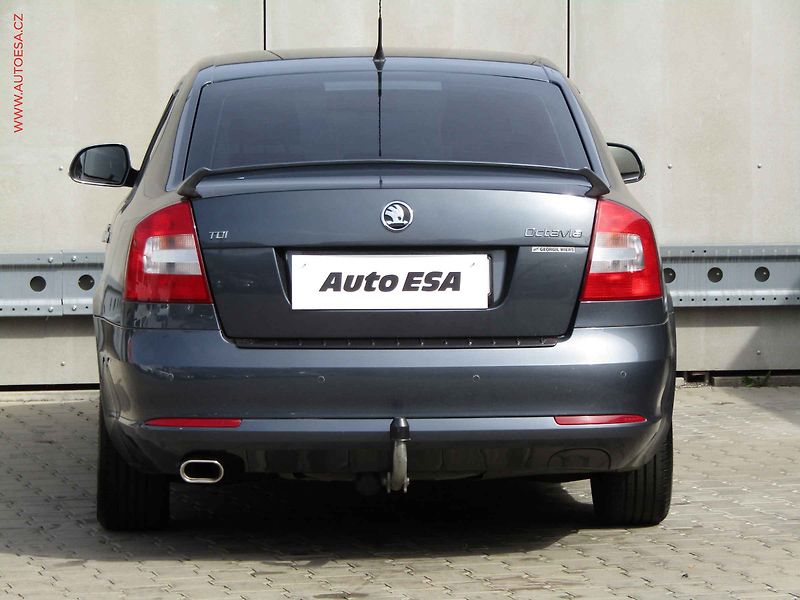 Škoda Octavia (2009) 1.6 TDi, Ambiente, xenon - fotka 5 z 17