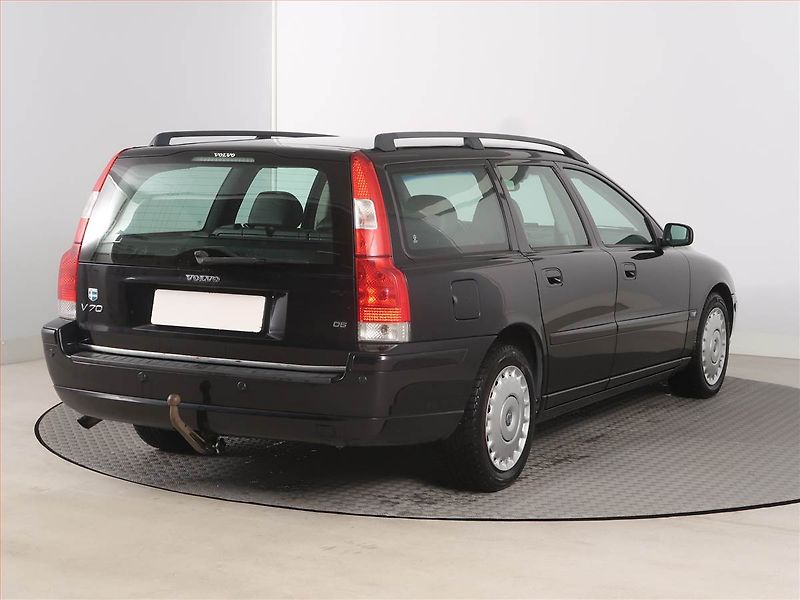 Volvo V70 (2004) 2.4 D5, nová STK, Tažné, Klima - fotka 5 z 11