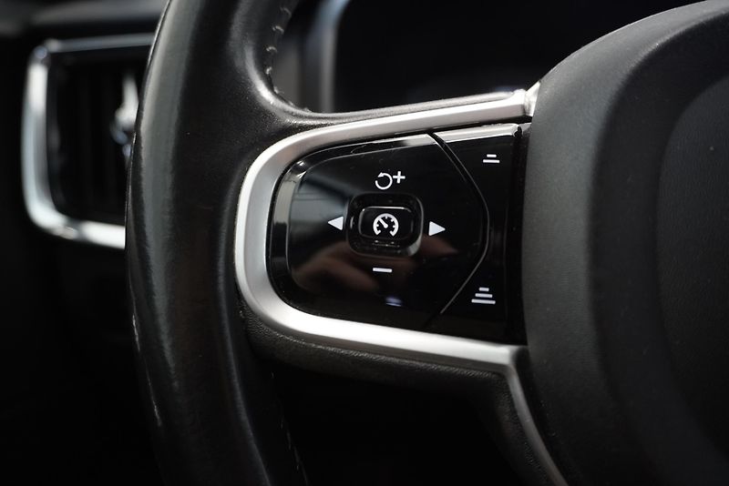 Volvo V90 2.0 D4 MOMENTUM AUTOMAT 8st. - fotka 23 z 31