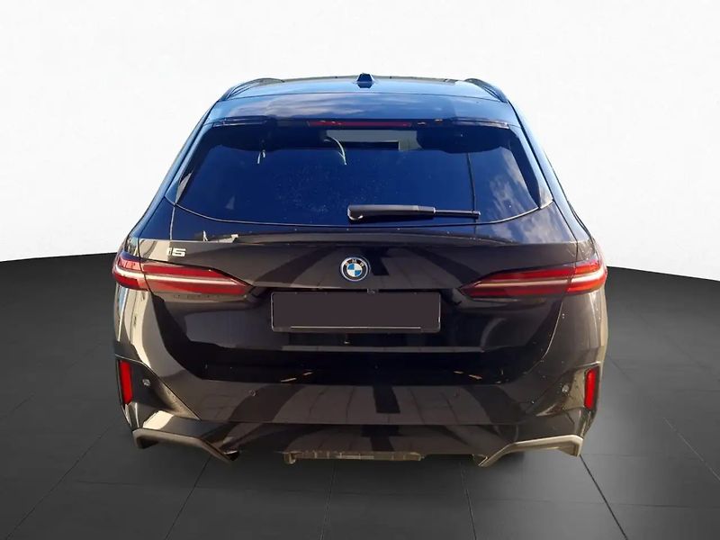 BMW i5 eDrive40 M-Sport 360 DA+ HuD T - fotka 4 z 9