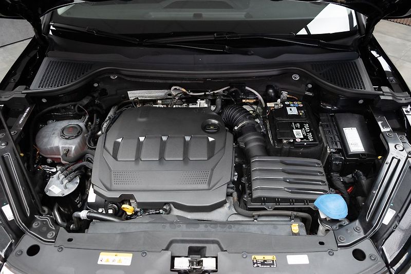 Škoda Karoq 2.0 TDI DSG*ACC*KAMERA*DPH* - fotka 33 z 39