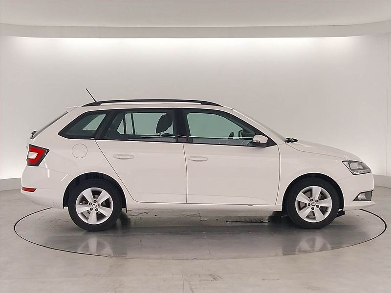 Škoda Fabia (2019) Ambition 1.0 TSI, Serv.kniha - fotka 3 z 21