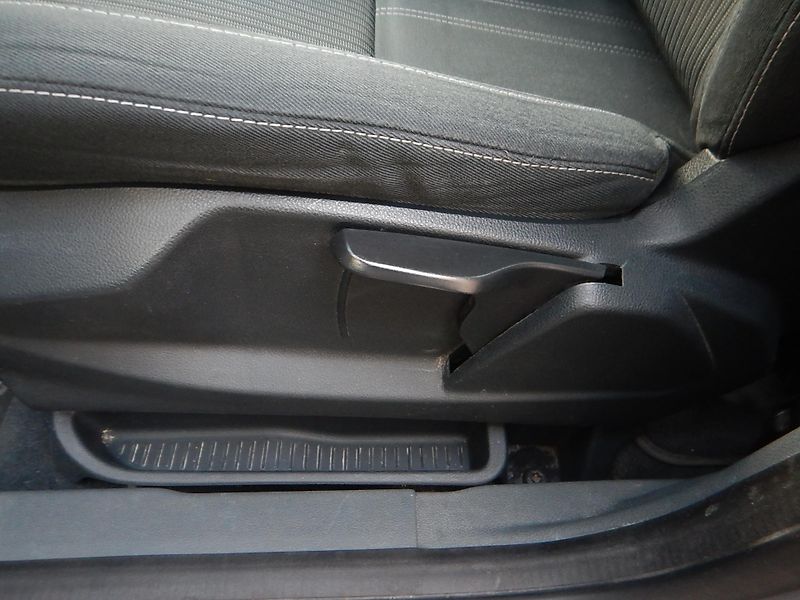 Ford Grand C-MAX 1.6 TDCi, DIGIKLIMA, 7 MÍST - fotka 17 z 28