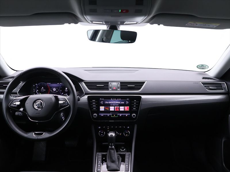 Škoda Superb 2,0 TDI 147kW 4x4 DSG Style+ - fotka 26 z 35