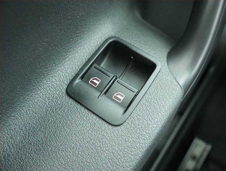 Volkswagen Caddy (2012) 2.0 TDI - fotka 16 z 22