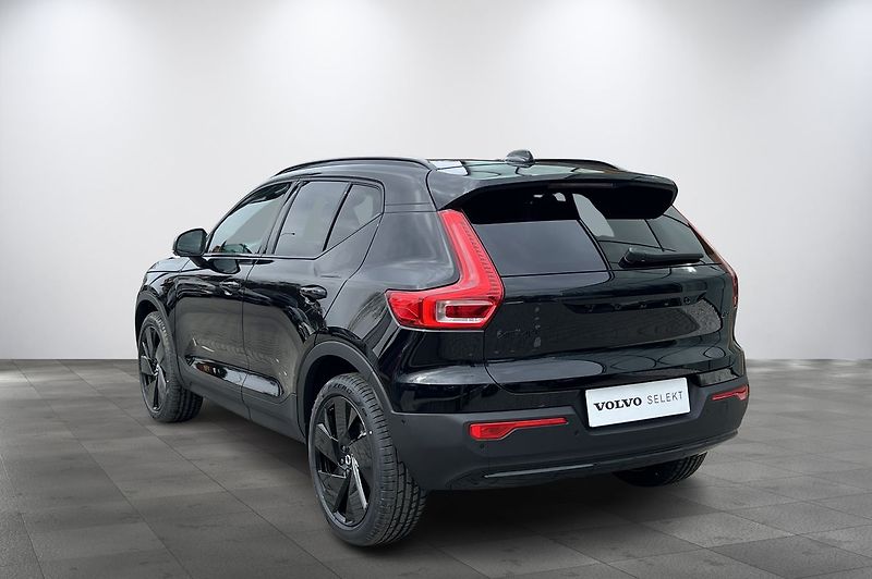 Volvo XC40 B3 PLUS BLACK EDITION ACC,360 - fotka 3 z 24