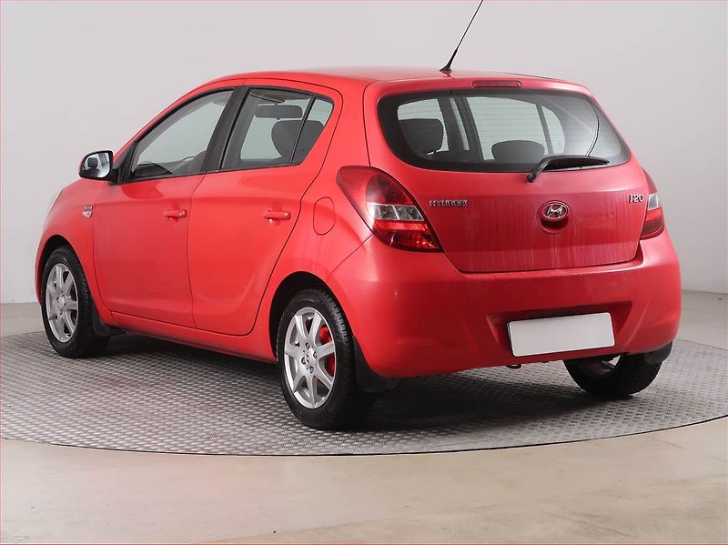 Hyundai i20 (2011) 1.2, nová STK, dobrý stav - fotka 4 z 14