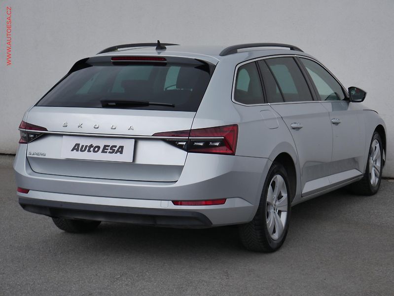 Škoda Superb (2020) 2.0 TDi, Ambition, LED, navi - fotka 4 z 23