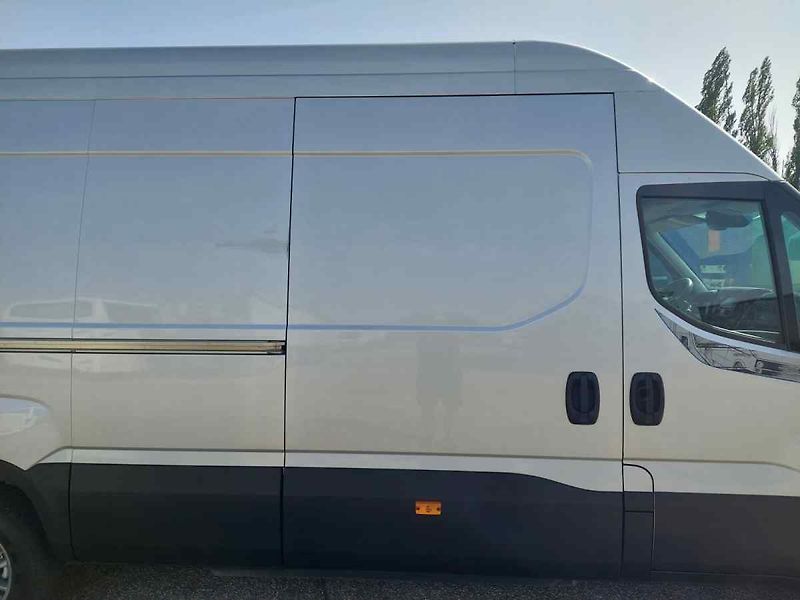 Iveco Ostatní 35S14N CNG L4/H3 - fotka 9 z 39