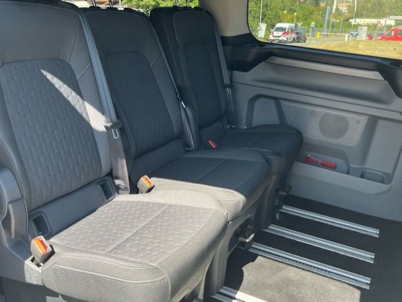 Ford Tourneo Custom 2.0D,125kW,1.MAJ,CZ,DPH,SERVIS - fotka 12 z 15
