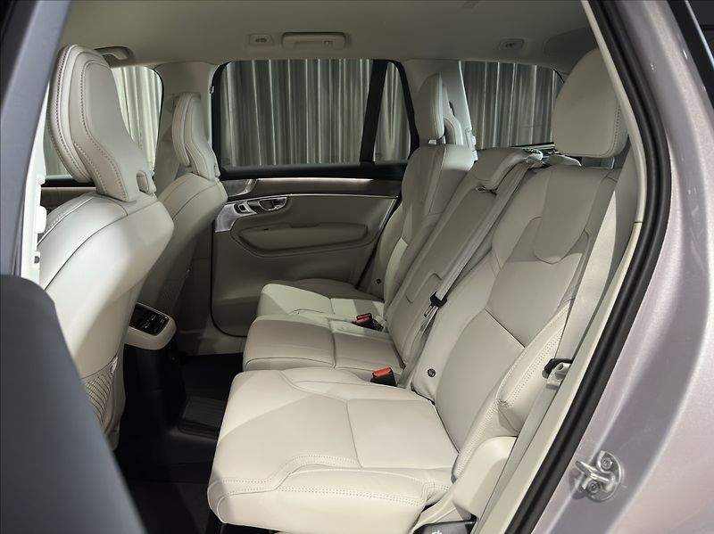 Volvo XC90 (2026) 2,0 T8  Plus Bright - fotka 11 z 41