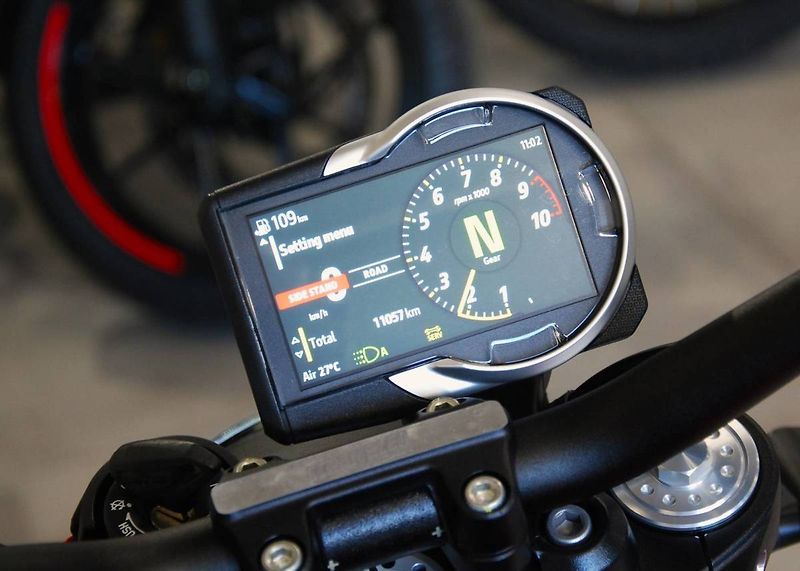 Ducati Scrambler Full Throttle (2023) krásný stav, serv - fotka 11 z 20