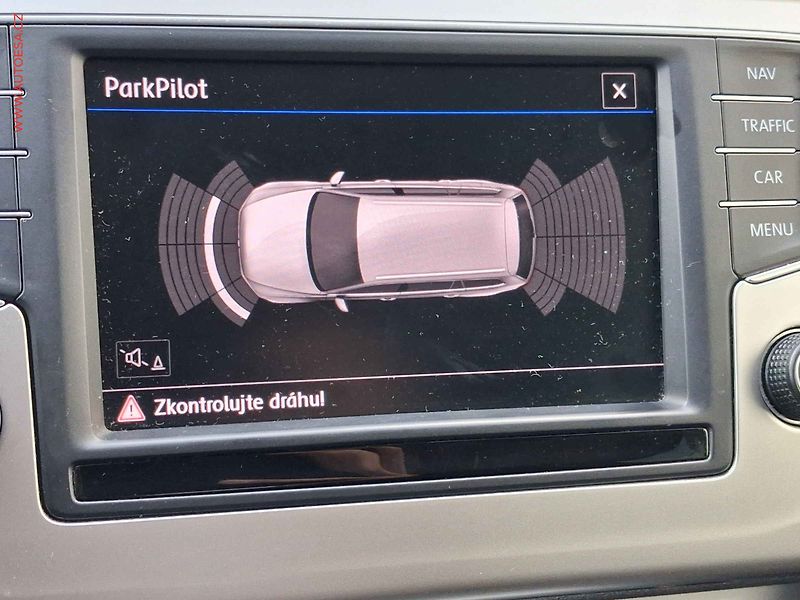 Volkswagen Passat (2017) 2.0TDi, DSG, navi - fotka 19 z 21