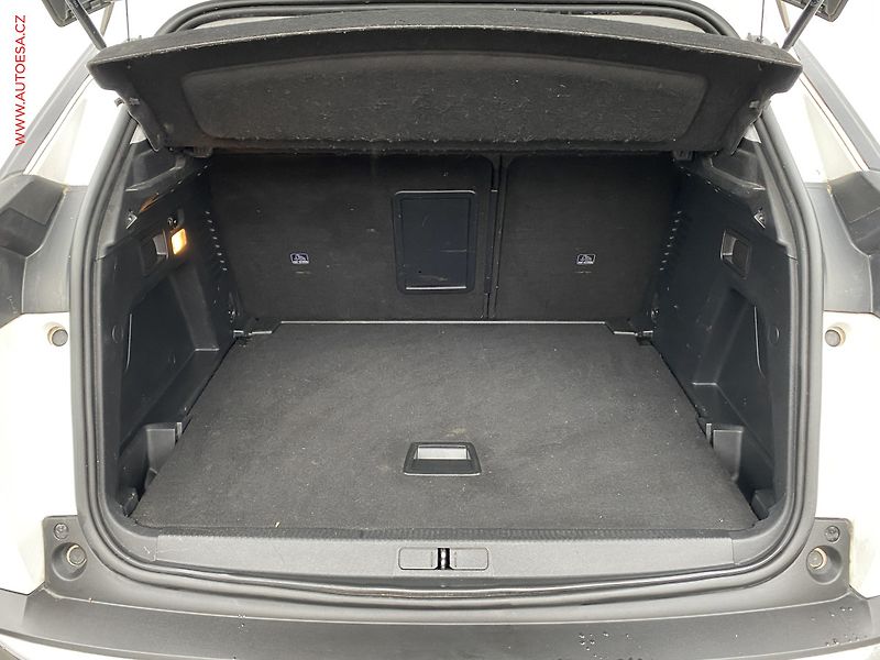 Peugeot 3008 (2018) 1.5 HDi, Active, AT, navi - fotka 7 z 17