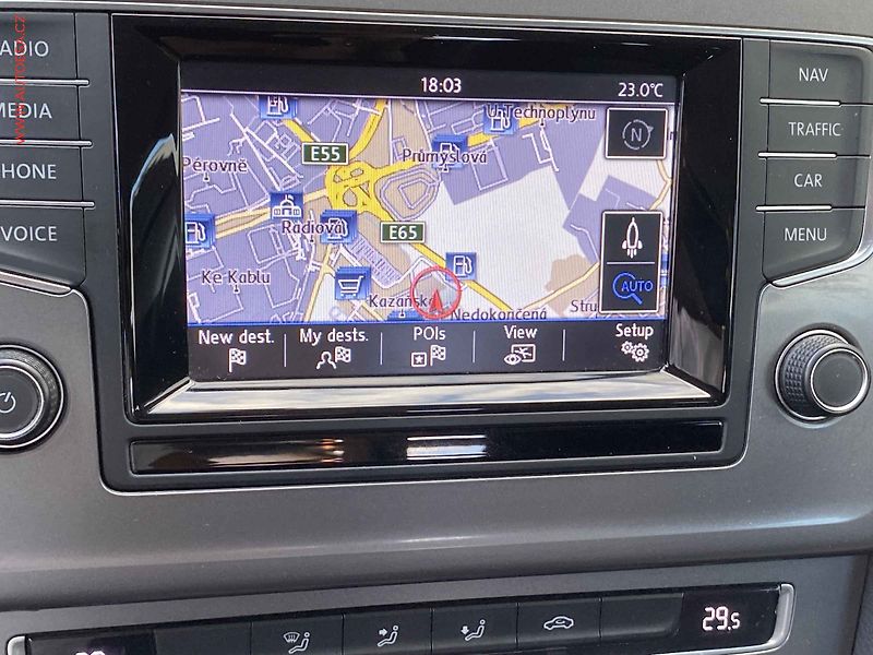 Volkswagen Golf (2014) 1.6TDi, AC, park.čidla - fotka 16 z 18