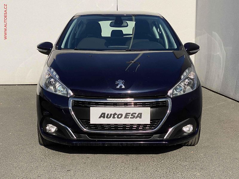 Peugeot 208 (2018) 1.2 PT, Signature - fotka 2 z 16