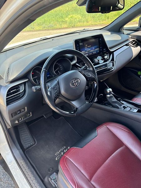 Toyota C-HR (2019) Hybrid  - fotka 5 z 15