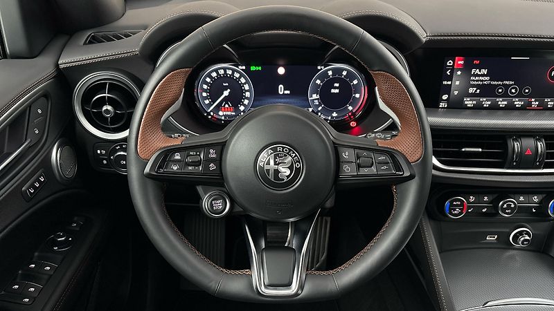 Alfa Romeo Stelvio 2.0 GME AUT AWD Intensa - fotka 9 z 42