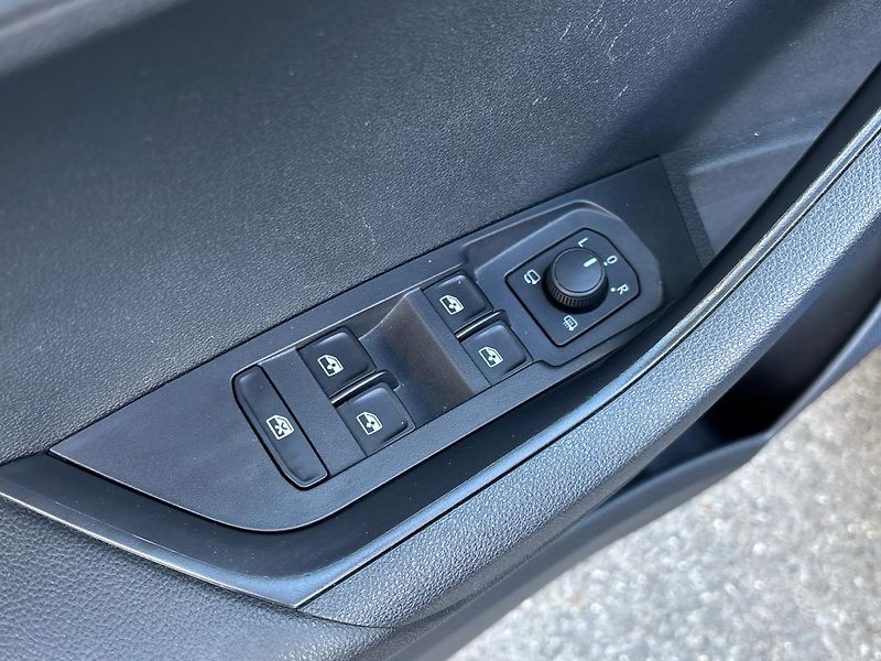 Škoda Karoq Ambition - fotka 21 z 25