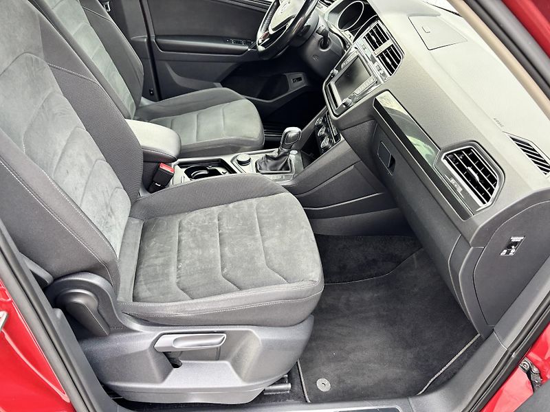 Volkswagen Tiguan (2016) 2.0TDI 110KW Head-up, 4x4 DSG - fotka 18 z 35