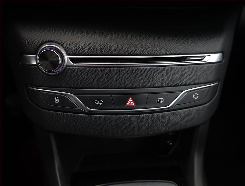 Peugeot 308 (2017) 1.2 PureTech, ČR,1.maj - fotka 10 z 16