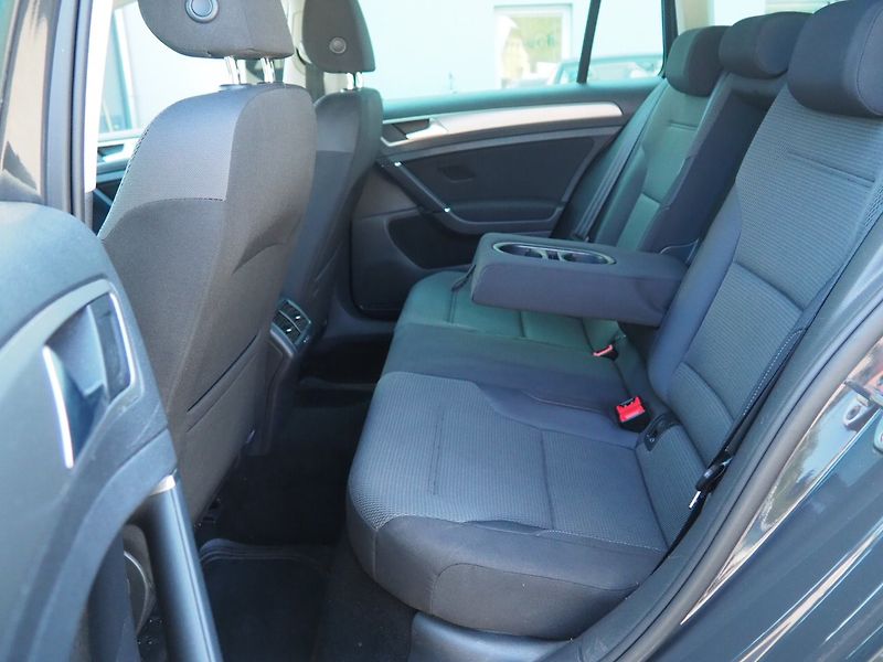Volkswagen Golf Variant (2014) 2.0 TDI, 110 kW, Navi - fotka 14 z 43