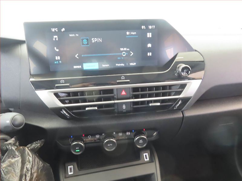 Citroën C4 (2025) Feel 1.2 PureTech, ČR,1.maj - fotka 12 z 16