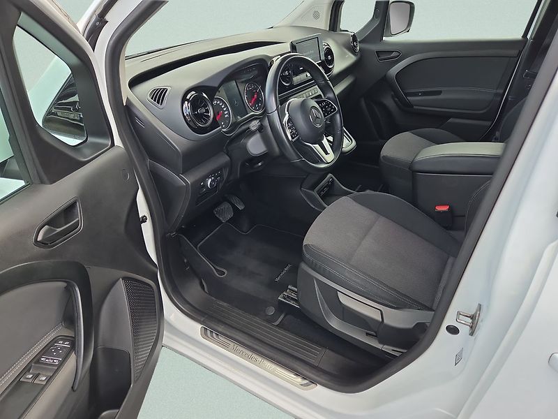 Mercedes-Benz Třídy T T 180d/S PROGRESIVE automat - fotka 9 z 22