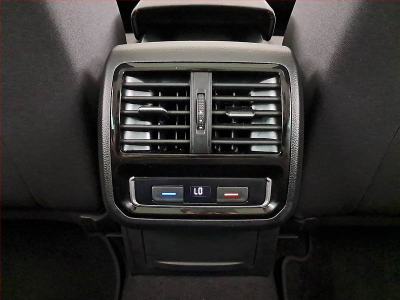 Volkswagen Passat (2019) 1.6 TDI, Automat, Navi - fotka 25 z 27