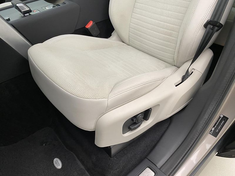 Land Rover Discovery D300 HSE R-DYNAMIC AWD AUT 7m - fotka 24 z 60