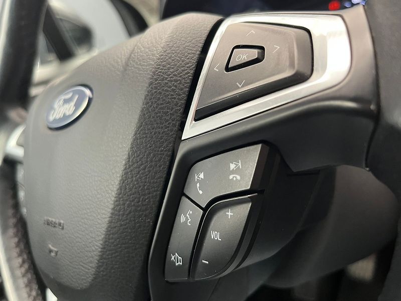 Ford Mondeo 2.0 TDCi Titanium manuál Cebia - fotka 31 z 49