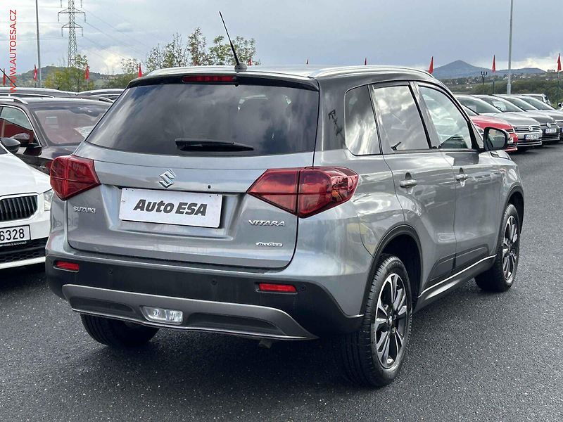 Suzuki Vitara (2019) 1.4 boosterjet 4x4, 1.maj,ČR - fotka 4 z 19