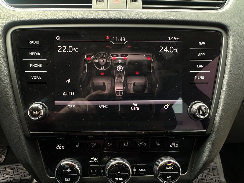 Škoda Octavia (2019) 1.5 TSi 110KW/1MAJ/ČR/Výhřev - fotka 34 z 40