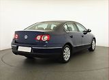 Volkswagen Passat (2007) 2.0 TDI, po STK, Klima - náhled 4