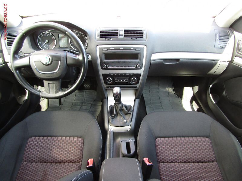 Škoda Octavia (2009) 1.4 TSi, ČR, Elegance - fotka 8 z 15