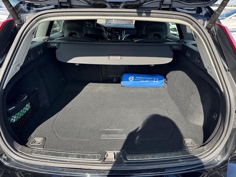 Volvo V60 (2022) CORE B3 MHEV 120kW CZ DPH - fotka 6 z 11