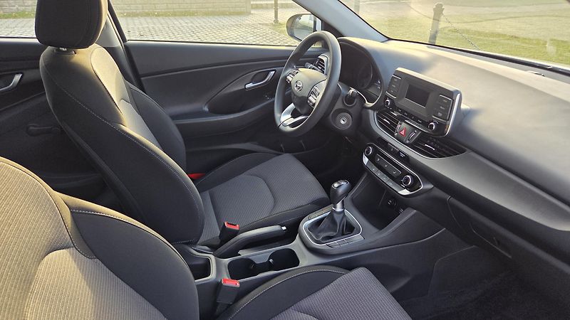 Hyundai i30  1.0TGDI 120 Start Plus CZ DPH - fotka 12 z 26