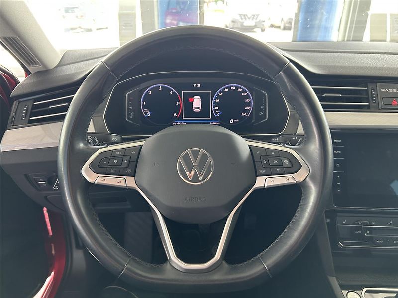 Volkswagen Passat 2,0   TDI 90kW,DSG,SERVISKA,AC - fotka 12 z 31