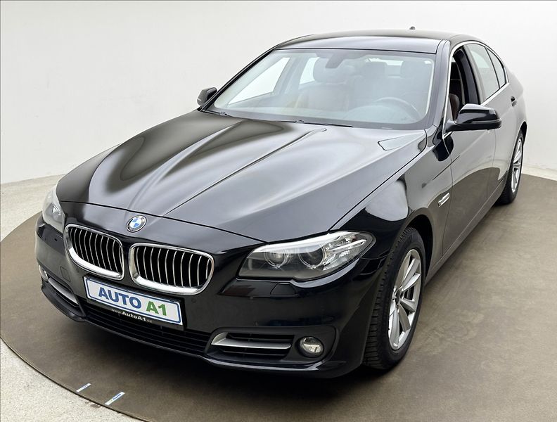 BMW Řada 5 2,0 4X4 KŮŽE SERVIS KAMERA ČR - fotografie inzerátu