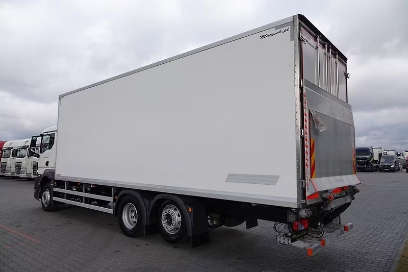 MAN TGS 6x2 mrazák CARRIER 20 pal. - fotka 6 z 16