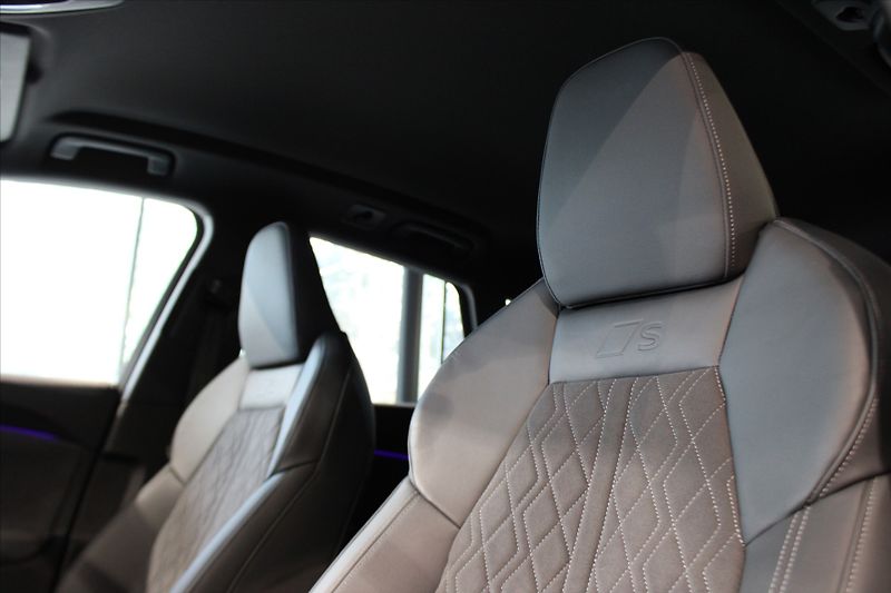 Audi Q5 TFSI quattro 150 kW S Line Tec - fotka 12 z 40