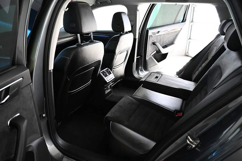 Škoda Superb (2023) 2.0 DSG 4x4 SCOUT Matrix LED T - fotka 9 z 40
