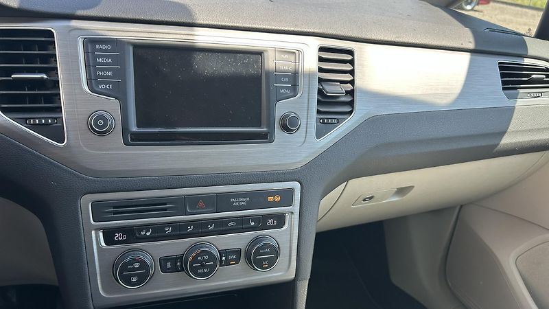 Volkswagen Golf Sportsvan (2017) 1,2 81KW AUTOMAT COMFORTLINE - fotka 12 z 18