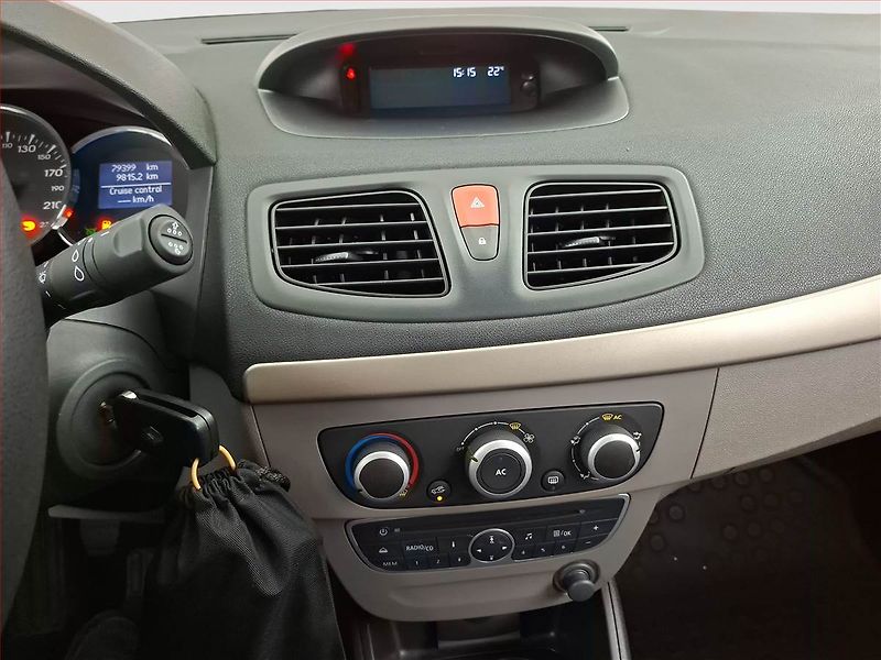 Renault Mégane (2010) 1.6 16V, Tempomat - fotka 12 z 16