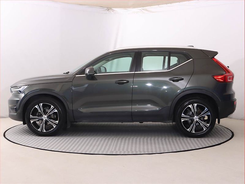 Volvo XC40 (2019) Inscription D3 - fotka 3 z 15