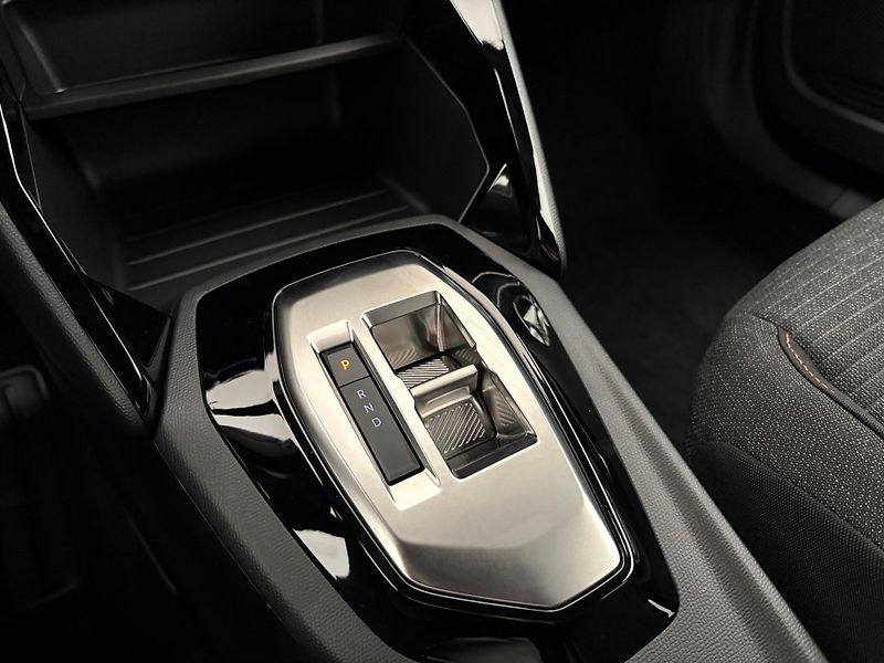 Peugeot 2008 (2026) Business Hybrid 110 e-DCS6 - fotka 20 z 32